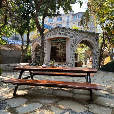 Gaurishankar Backpackers Hostel Pokhara Zewnętrze zdjęcie