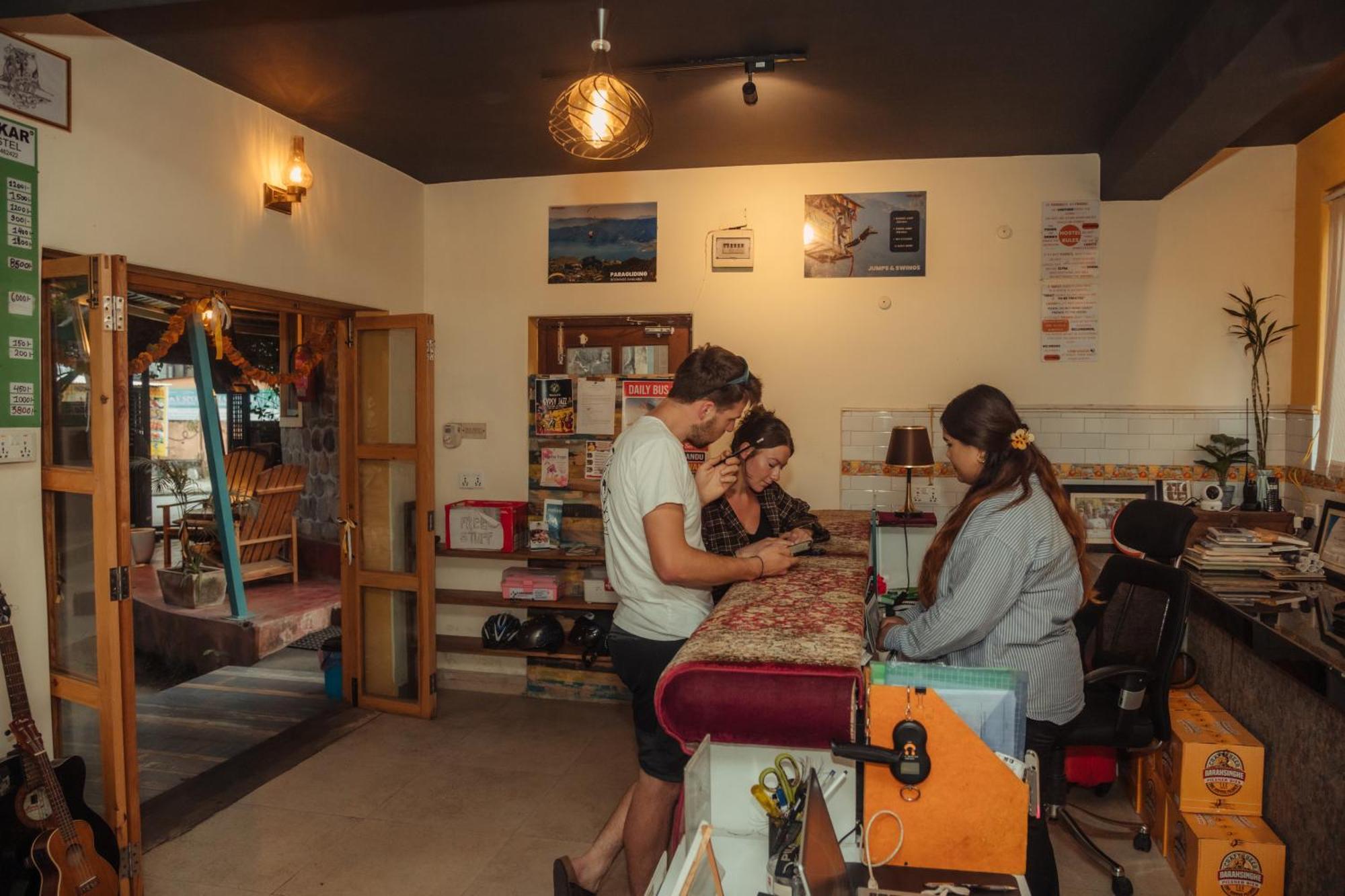 Gaurishankar Backpackers Hostel Pokhara Zewnętrze zdjęcie