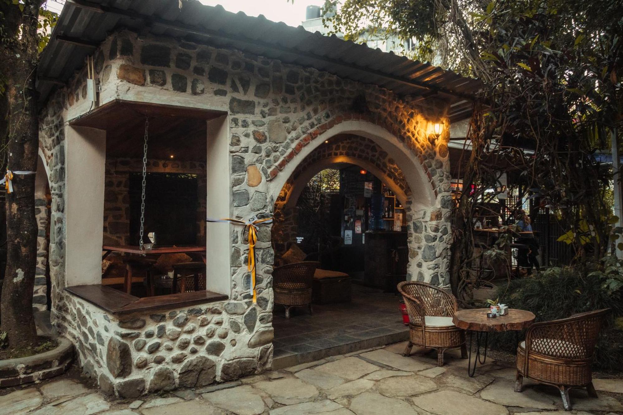 Gaurishankar Backpackers Hostel Pokhara Zewnętrze zdjęcie