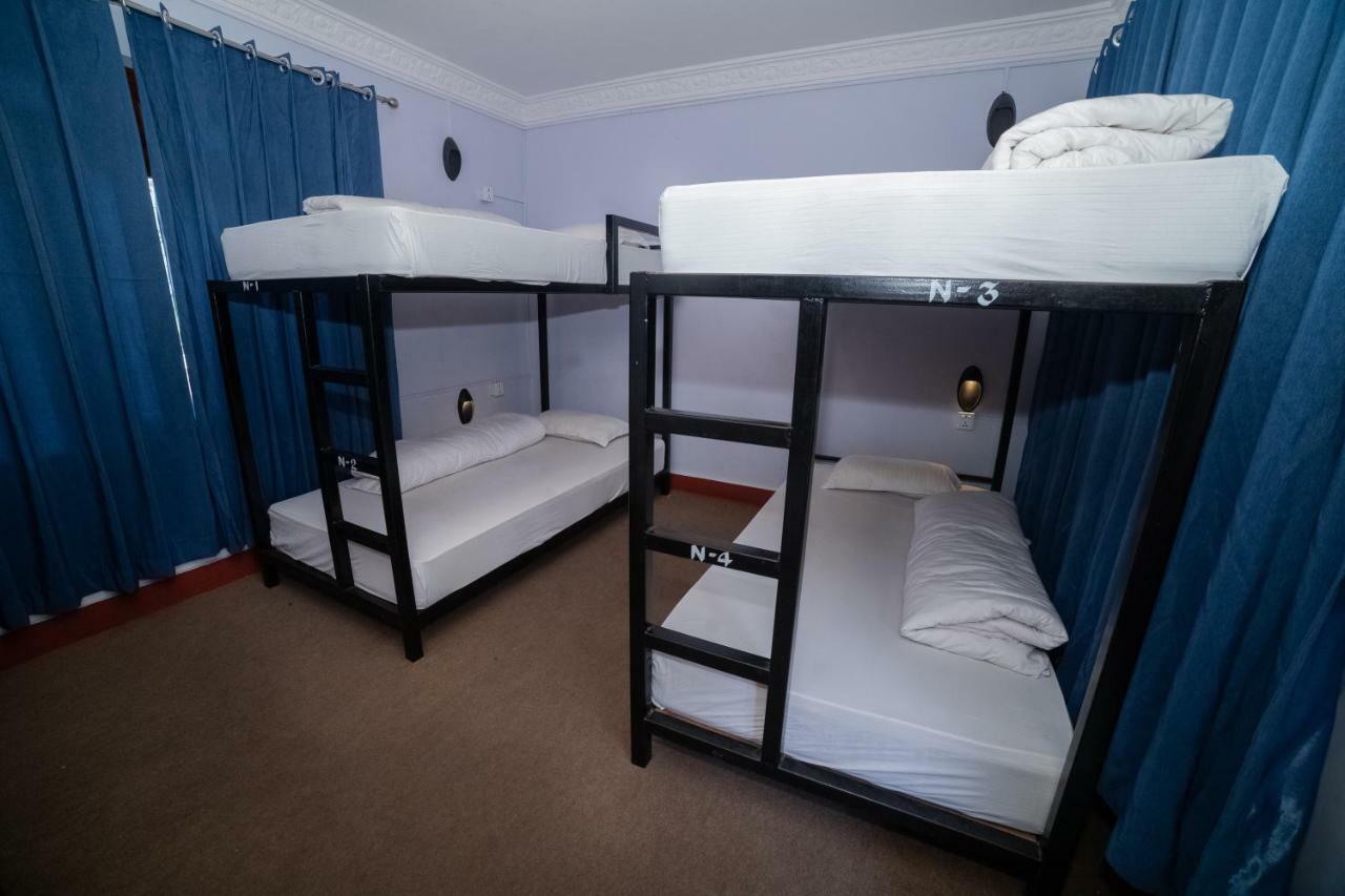 Gaurishankar Backpackers Hostel Pokhara Zewnętrze zdjęcie
