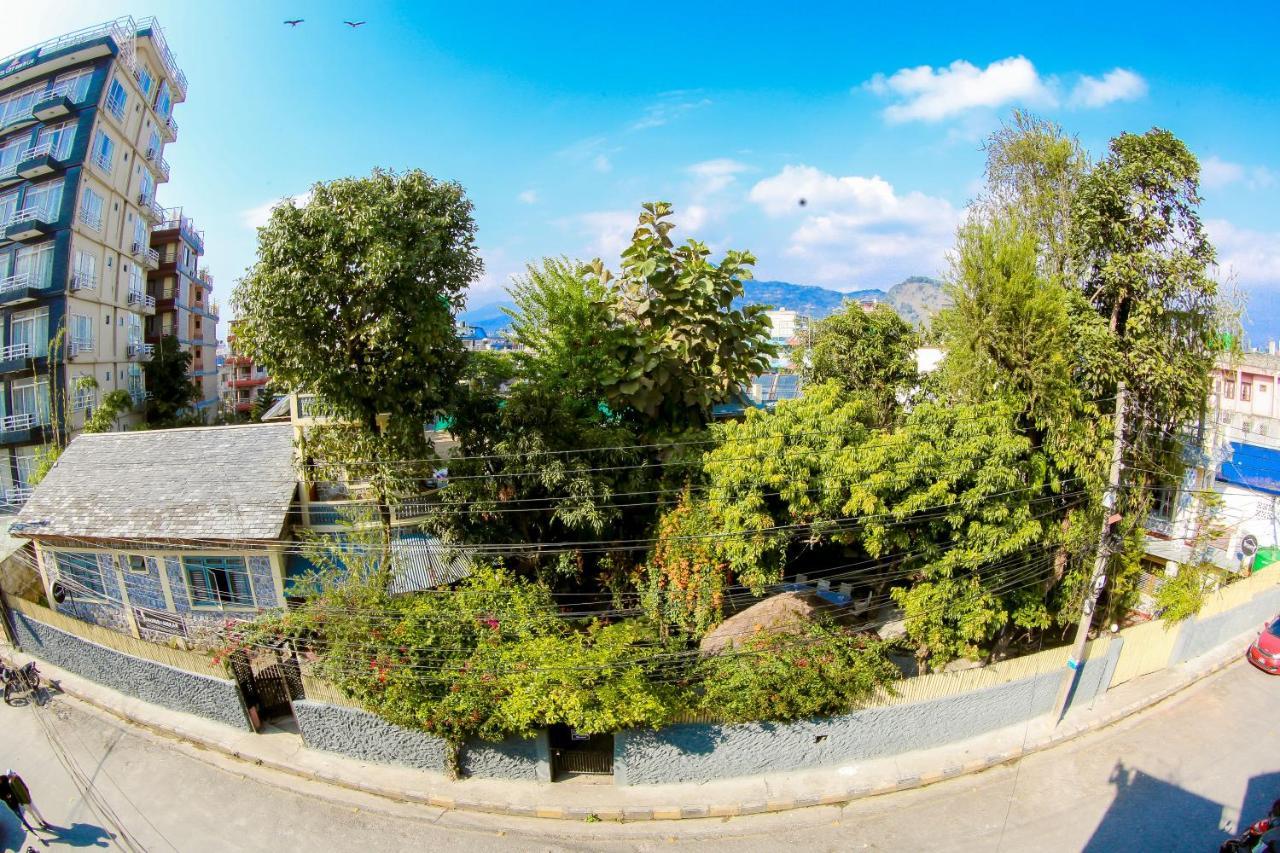 Gaurishankar Backpackers Hostel Pokhara Zewnętrze zdjęcie