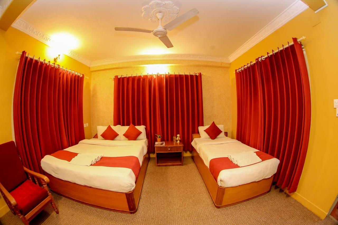 Gaurishankar Backpackers Hostel Pokhara Zewnętrze zdjęcie